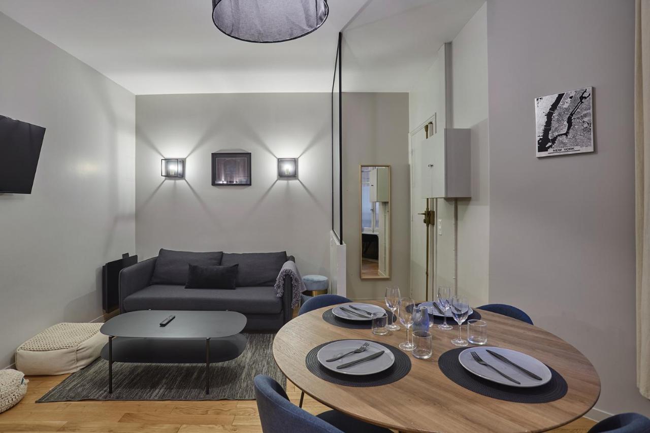Apartment Center Of Paris By Studio Prestige Bagian luar foto