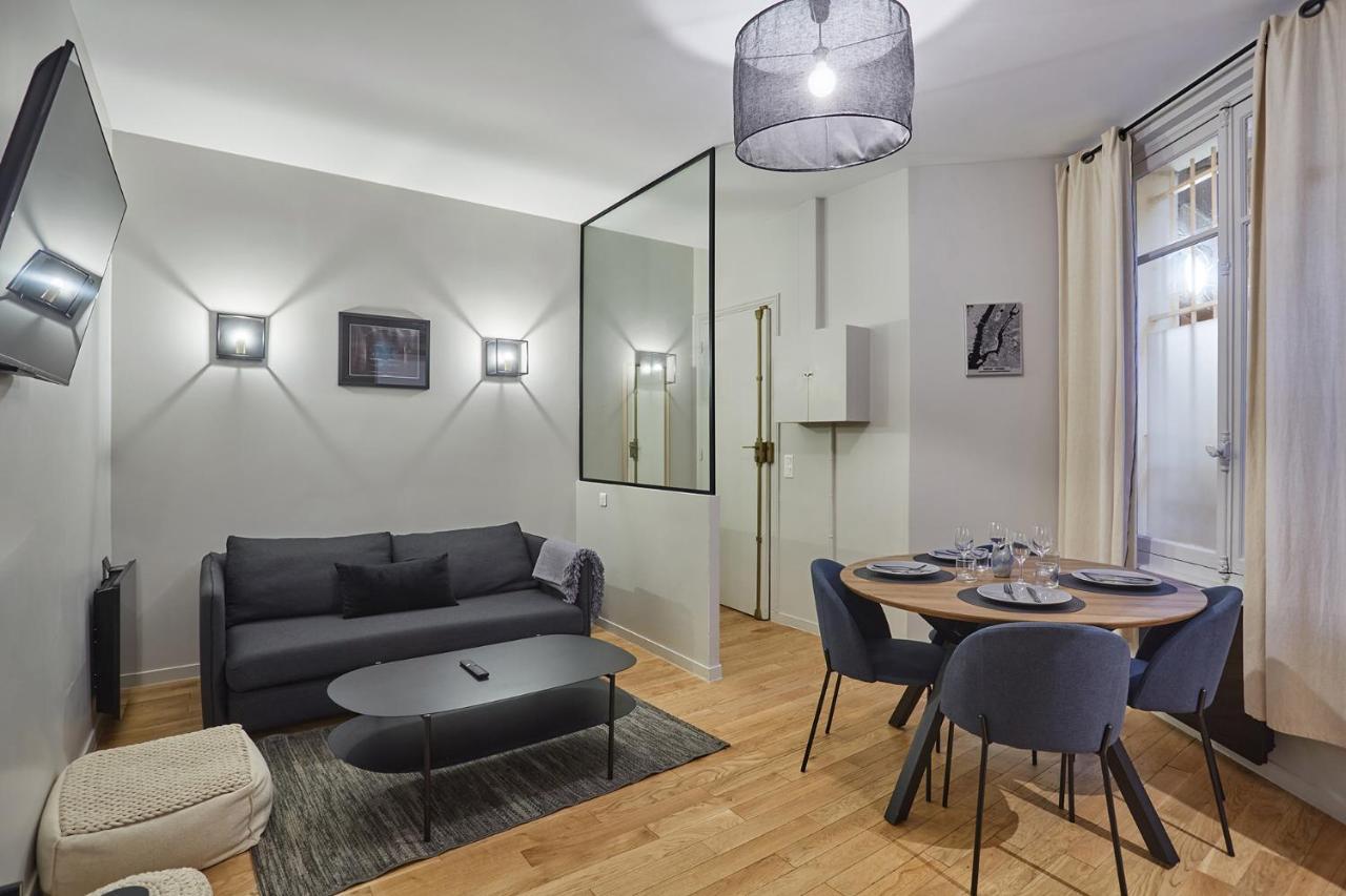 Apartment Center Of Paris By Studio Prestige Bagian luar foto