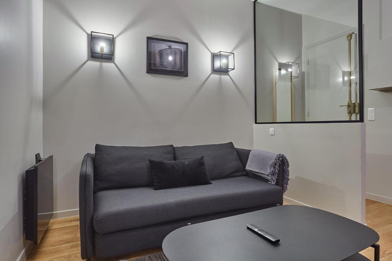 Apartment Center Of Paris By Studio Prestige Bagian luar foto