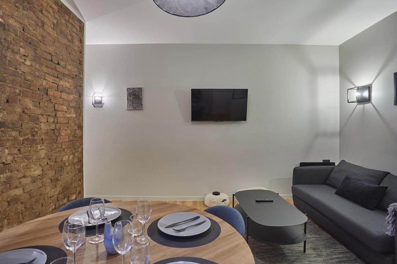 Apartment Center Of Paris By Studio Prestige Bagian luar foto